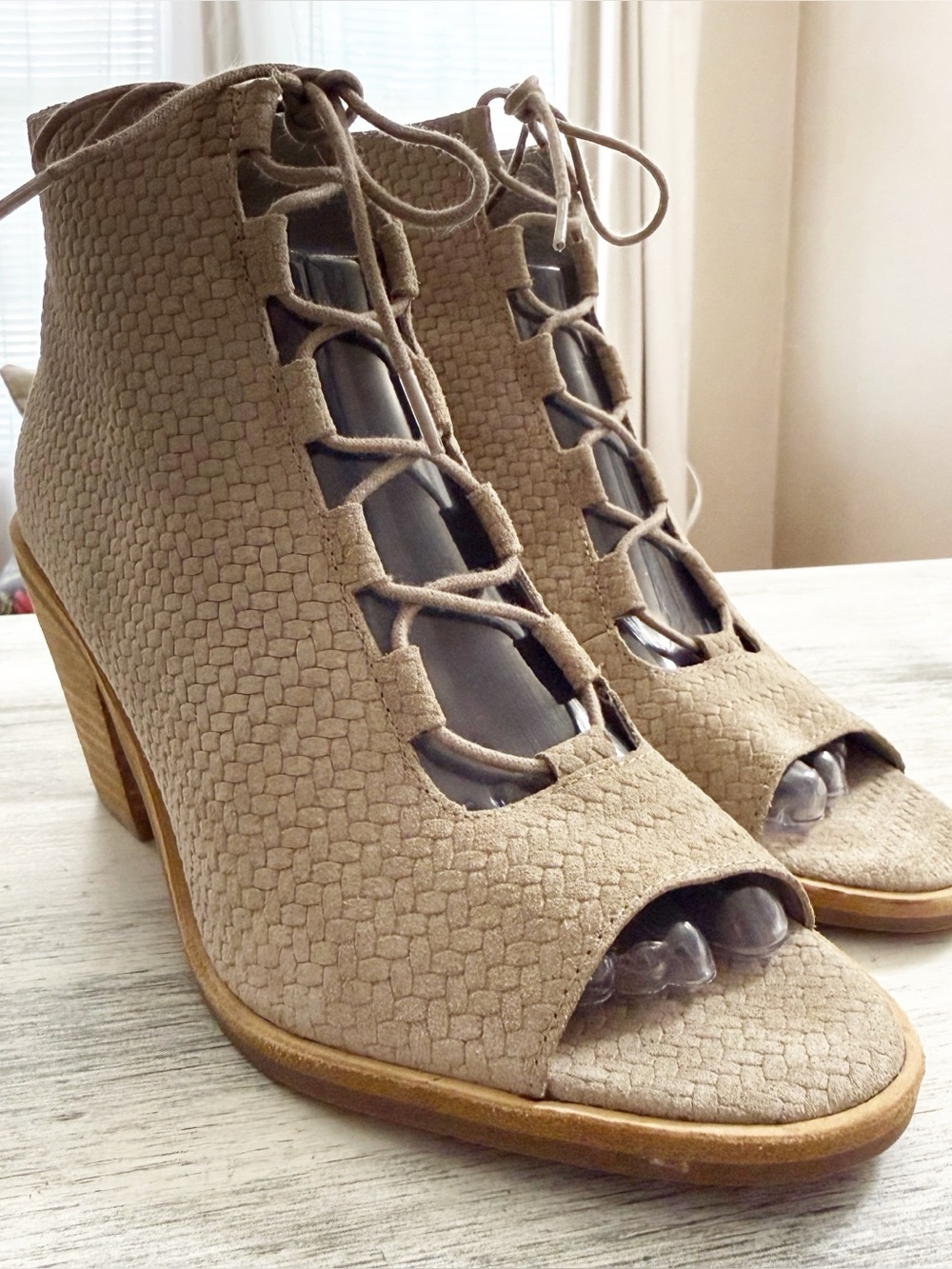 Eileen Fisher Taupe Woven Lace-Up Peep Toe Ankle Boots size 8.5